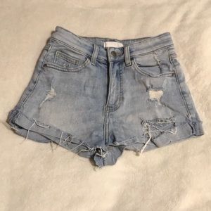 H&M light wash jean shorts